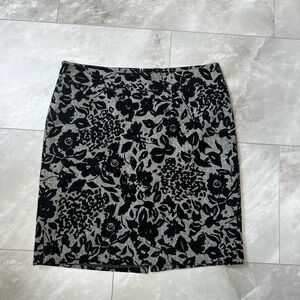 Ann Taylor Skirt Size 12 P Women's Floral Velvet Imprint Pencil